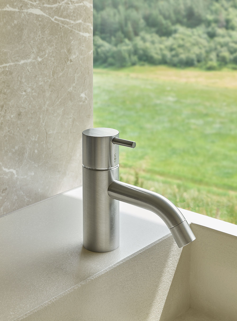 RB1: Pillar tap with ¼ turn ceramic disc technology, fixed spout with water saving aerator. Height 120...