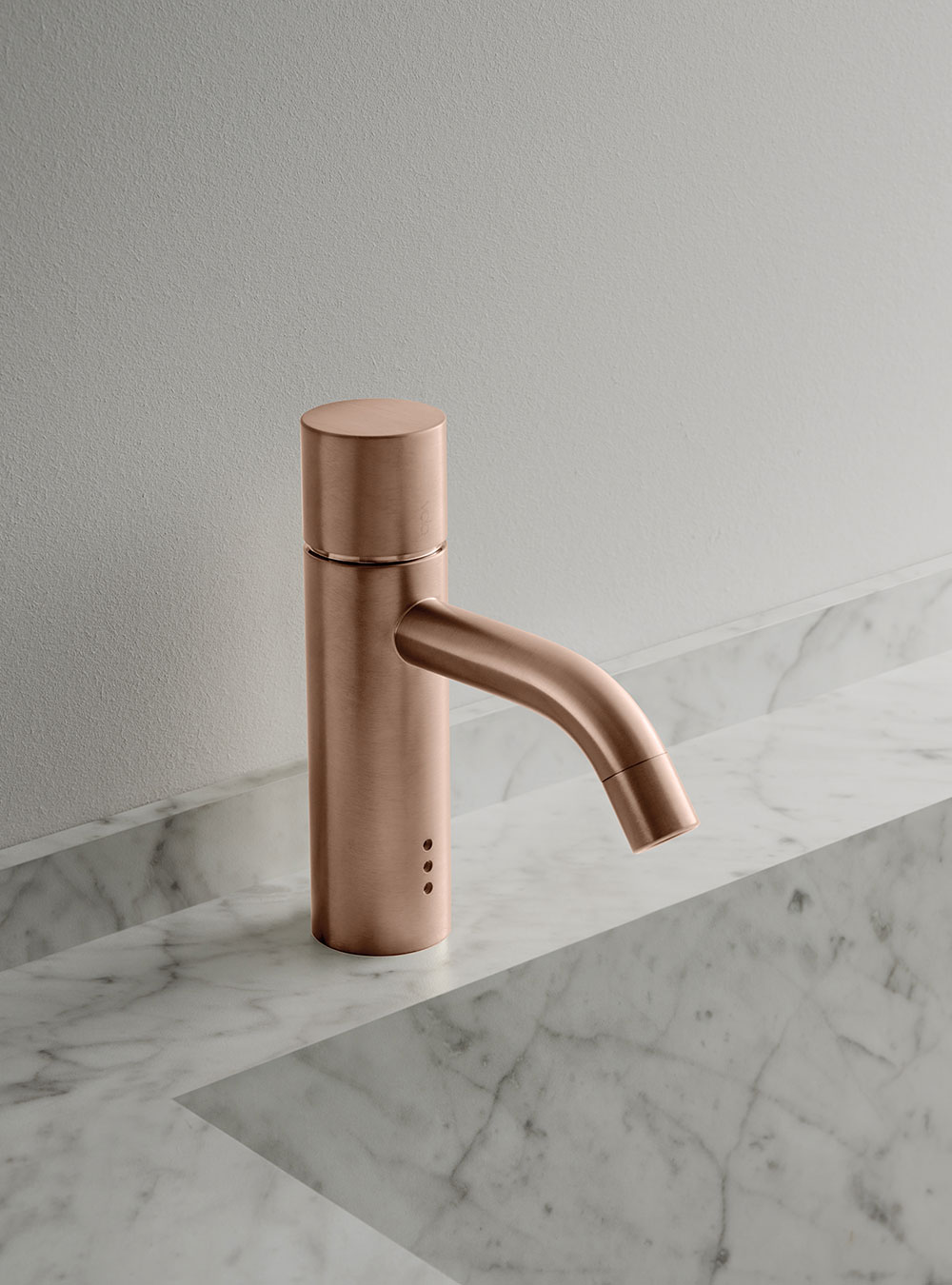 RB1E: Basin pillar tap with on-off sensor for ‘hands free’ operation.Height 150 mm.     RB1E comes comp...
